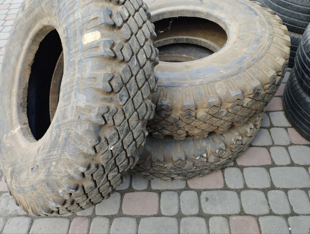 48694